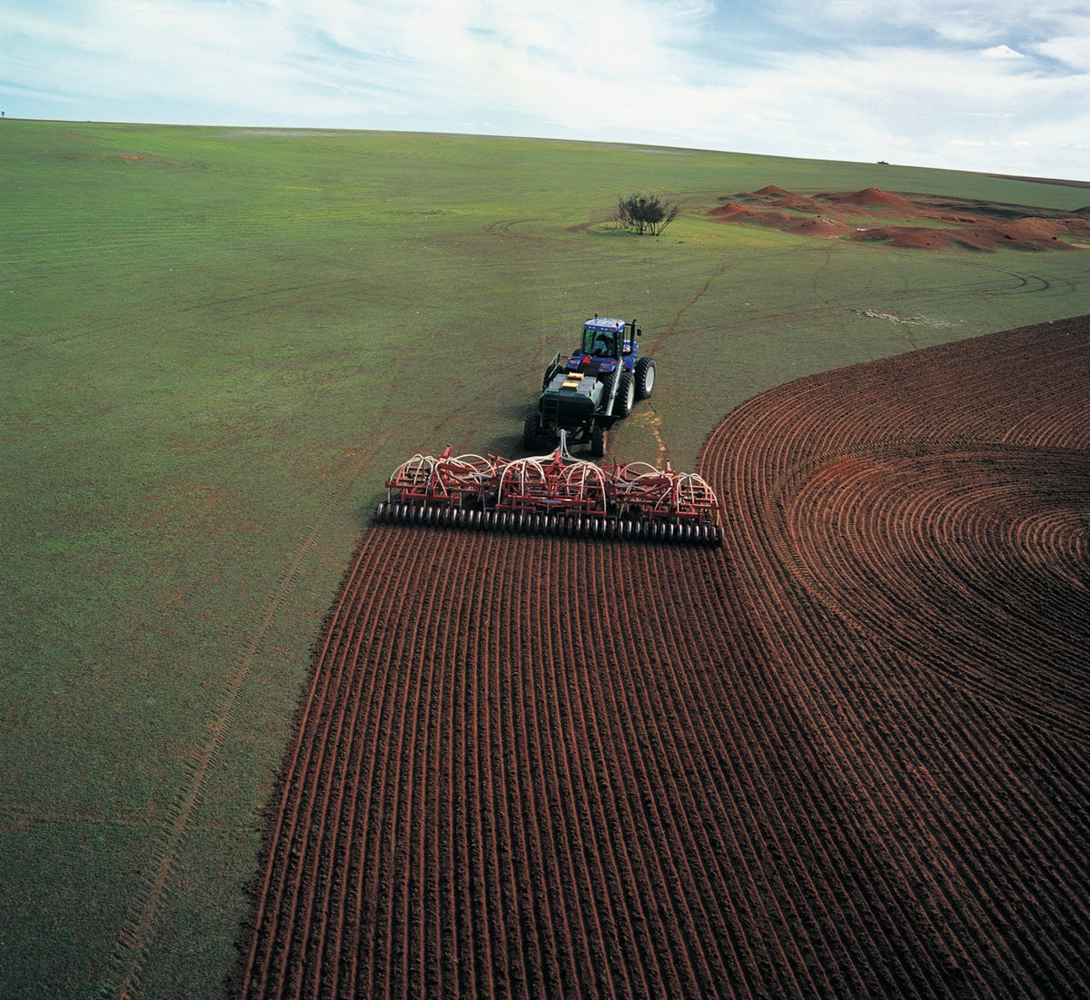 TRACTOR 2 1.5M  Large.jpeg__PID:da0dcd51-c442-441c-a16e-3e6f5ccbef3c